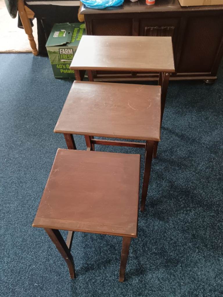 Nest of 3 side coffee tables