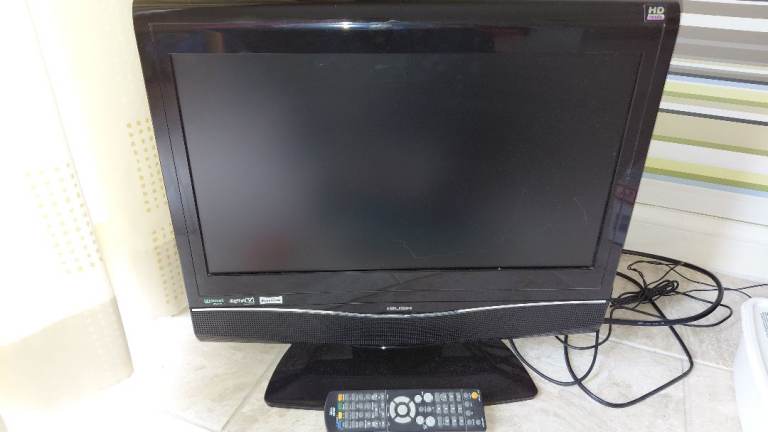 Bush 19" LCD TV/DVD with remote