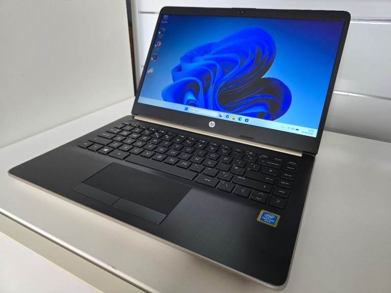 HP Pavilion 14-cf0500 14inch laptop 8GB Ram, Win 11