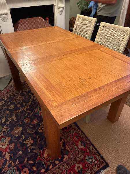 Solid Oak Dining Table Extending Seats 6-8 Top Quality Solid and Sturdy Table VGC