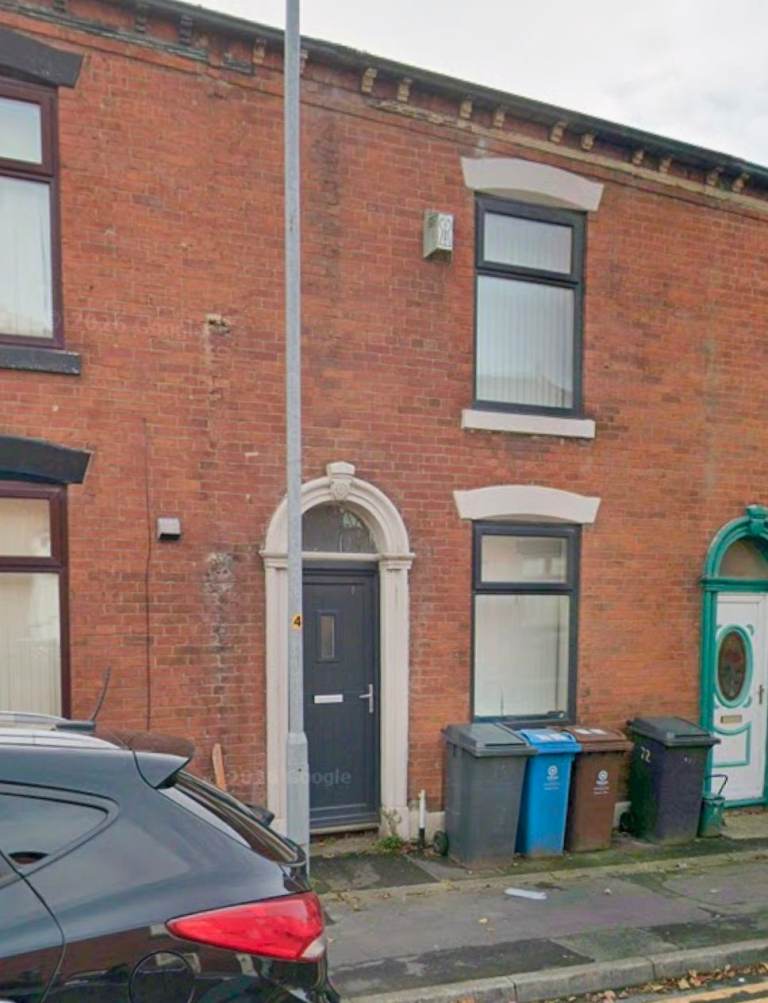 4 bedroom house for rent OL81TP 