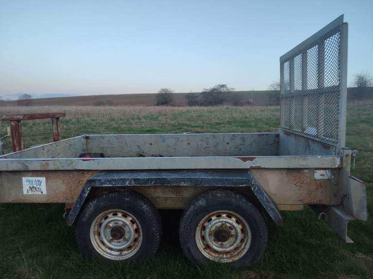 BLUE LINE Plant trailer approx 8.5 ft x 5.3 ft bed