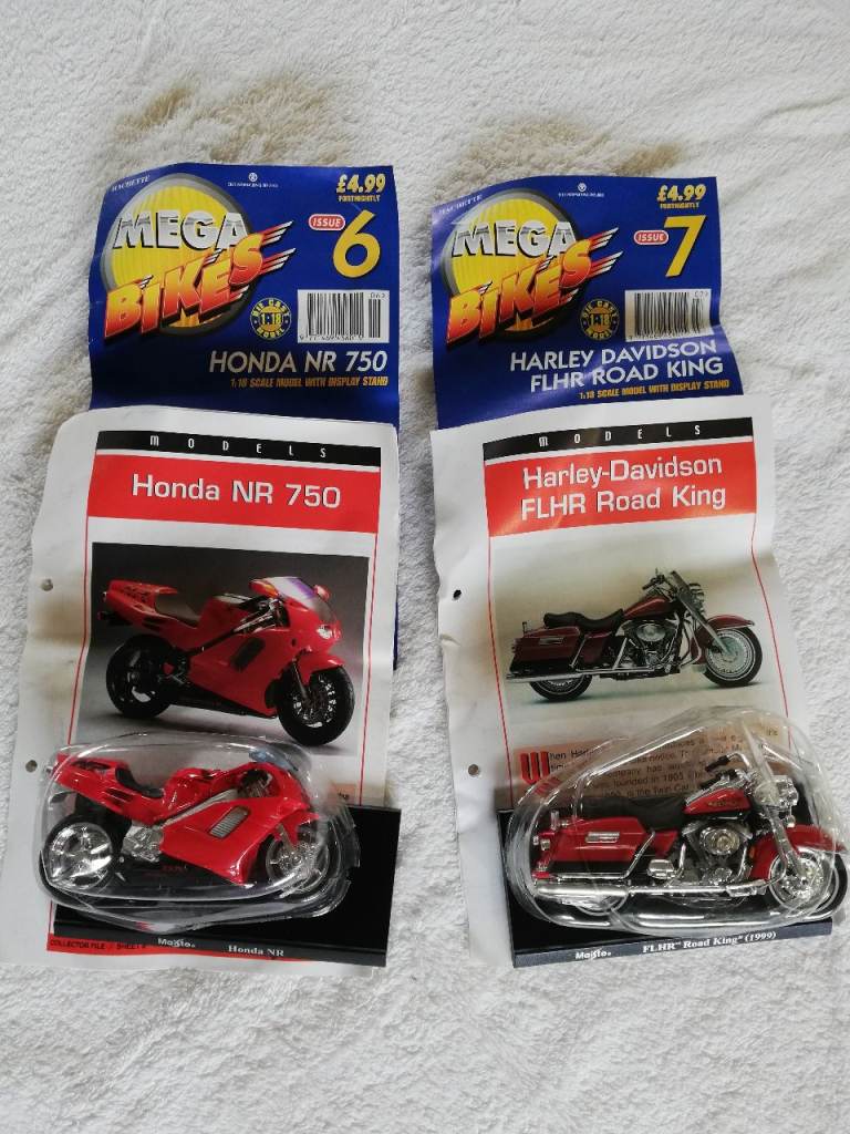 Mega Bikes - Harley Davidson FLHR Road King & Honda NR750