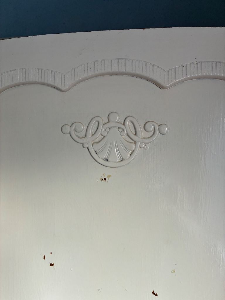 A old wardrobe to upcycle