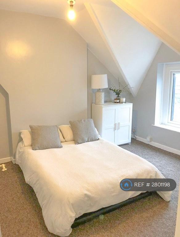2 bedroom flat in Connaught Road, Cardiff, CF24 (2 bed) (#2801198)