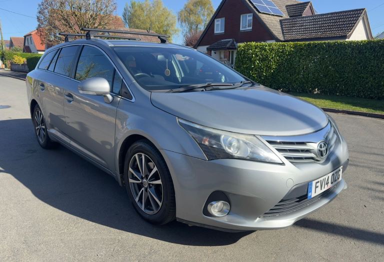 2014 Toyota avensis 