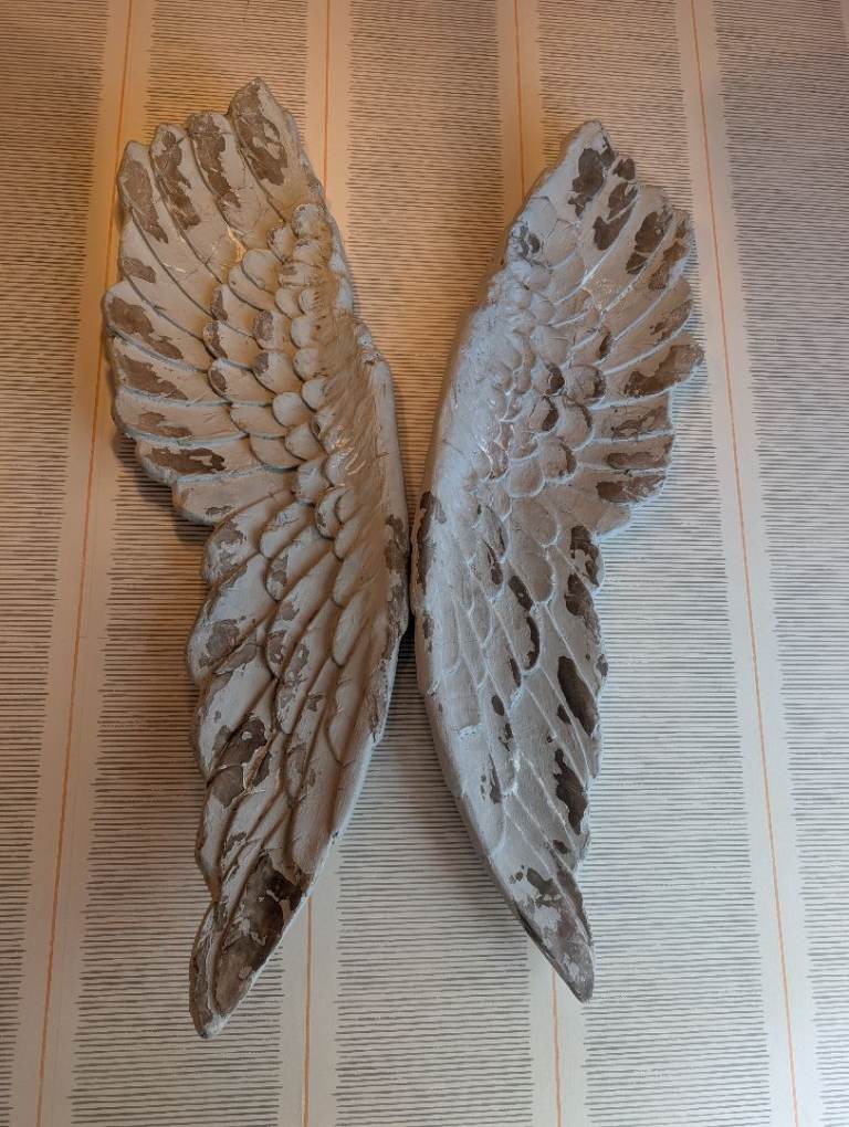 Large hanging angel wings 