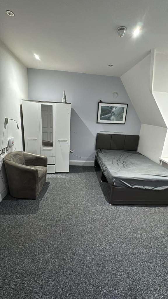 Spacious & Cosy Studio Flat for Rent – CV1 3EG