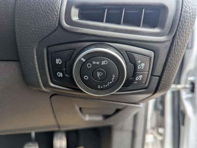 FORD FOCUS 1.5 ST-LINE DIESEL VERY GOOD CONDITION NEW CAMBELT KIT SERVICE MOT