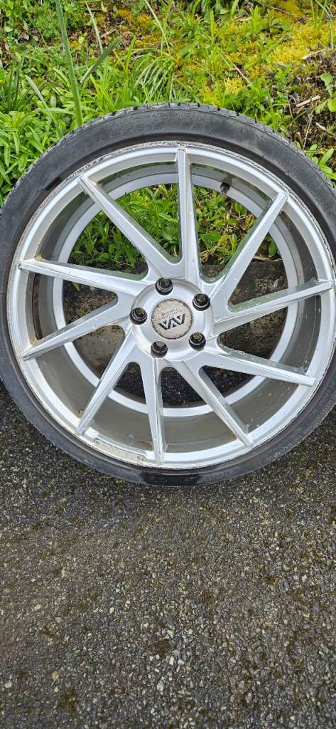 Alloy Wheels - 19 inch with tyres