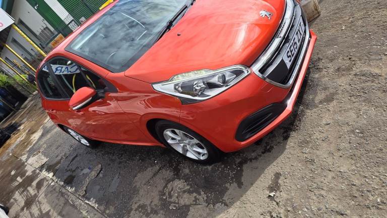 Peugeot, 208, Hatchback, 2015, Manual, 1199 (cc), 5 doors