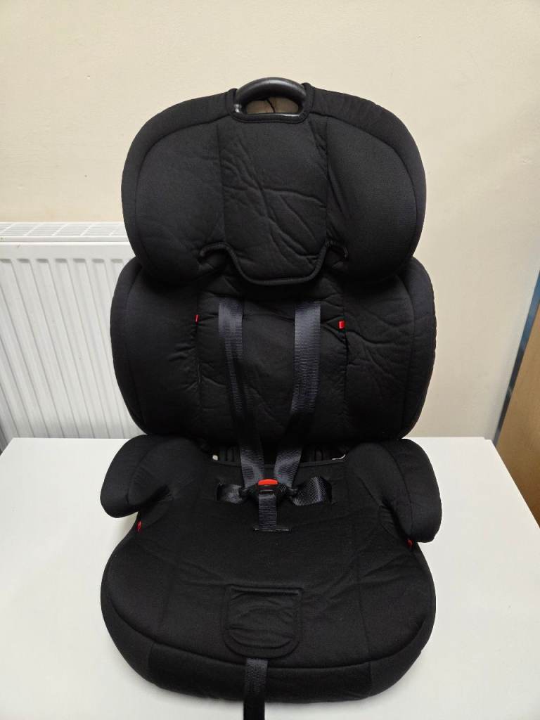 Universal kids car seat from 9-18kg 15-36kg good condition