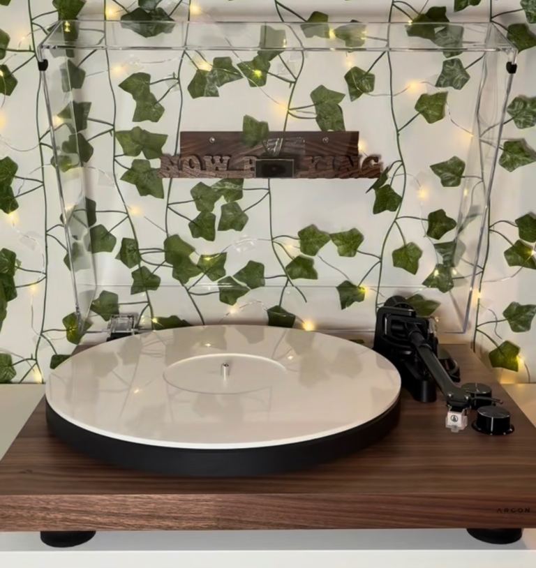 Argon Audio TT MK2 Walnut turntable/record player
