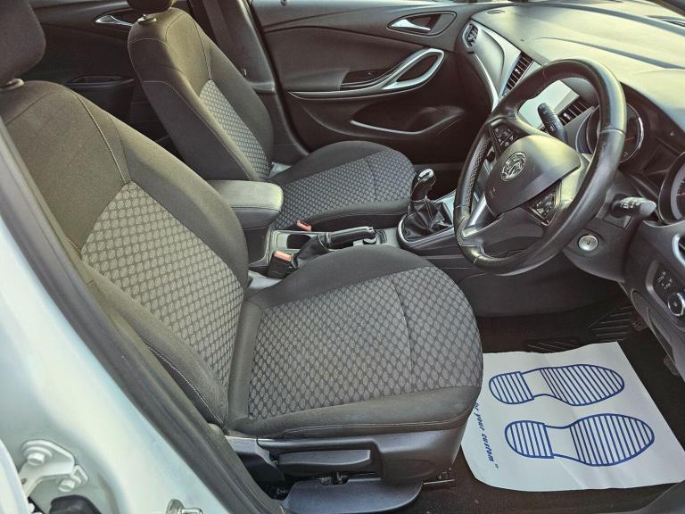 2017 Vauxhall Astra 1.6 CDTi ecoTEC BlueInjection Tech Line Nav Sports Tourer Euro 6 5dr ESTATE D...