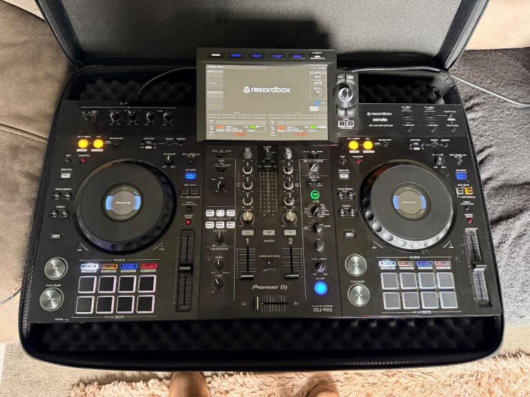 Pioneer DJ XDJ-RX3 All-in-One DJ System with Case