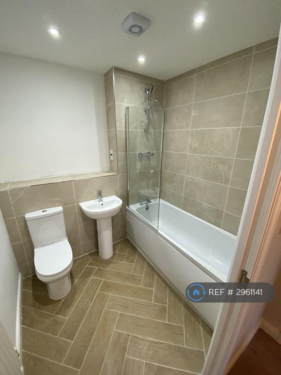 2 bedroom flat in Benedict House, Colchester, CO2 (2 bed) (#2961141)