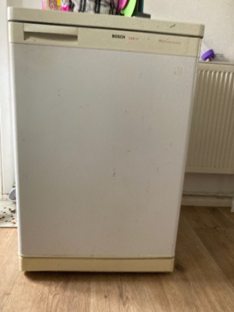 Fridge and small freezer 
