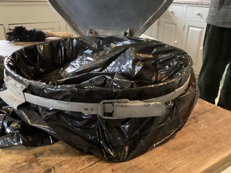 Galvanised black rubbish bin holder