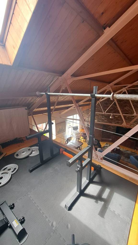 7ft Olympic Barbell w/clips