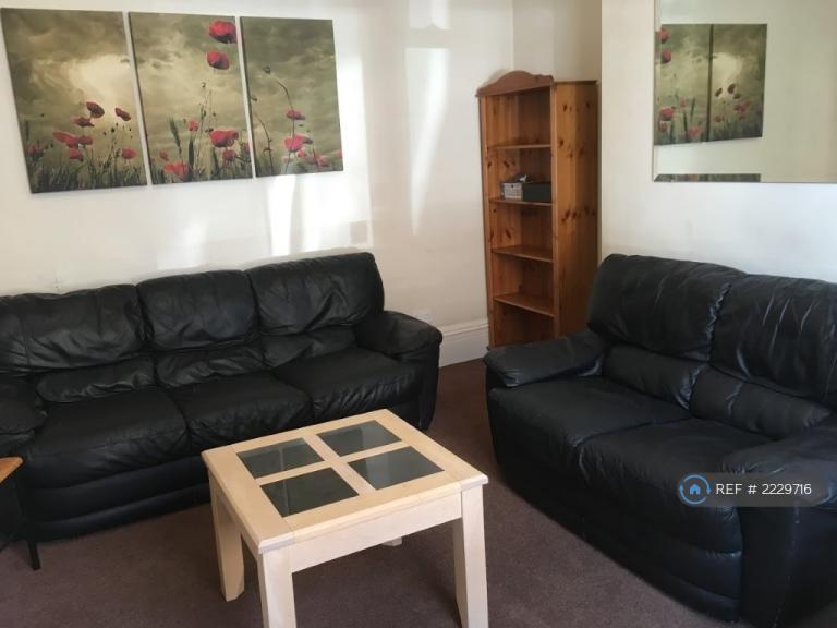 1 bedroom in King St, Southsea, PO5 (#2229716)
