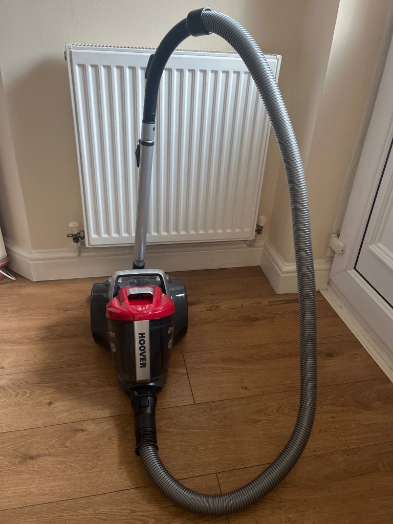 Hoover Breeze 700W compact bagless cylinder vacuum cleaner.