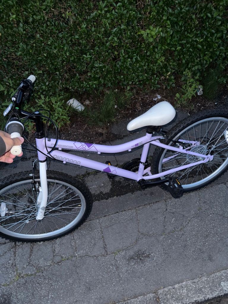 Need gone asap Few scratches nothing wrong with it perfect for girl child