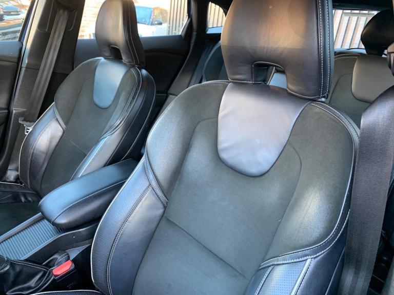 2016 Volvo V40 D2 [120] R DESIGN Nav Plus 5dr HATCHBACK DIESEL Manual