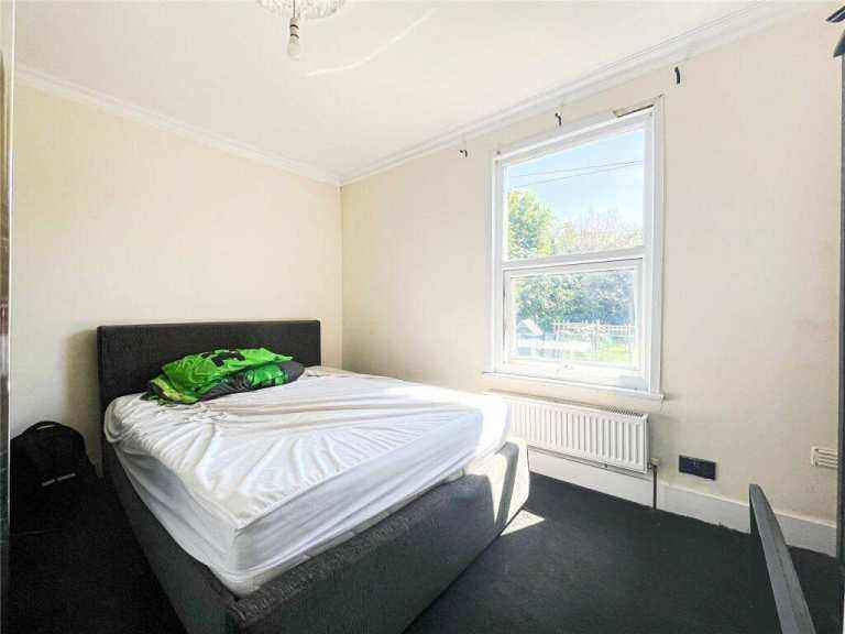 Spacious and Cosy Double Rooms for Rent in - ME7 4HR