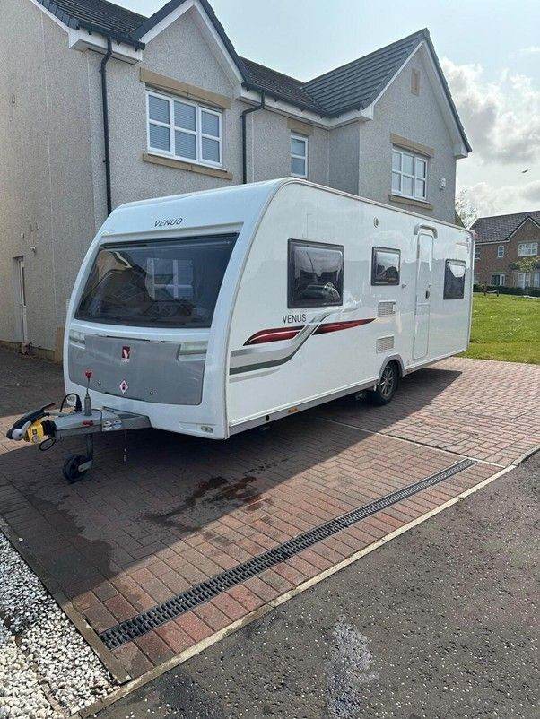 Lunar Venus caravan 590/6 -  Immaculate 6-Berth Caravan – Fully Equipped & Ready to Go