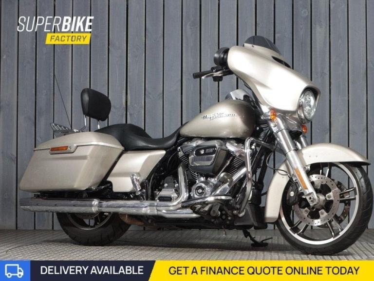 2018 02 HARLEY-DAVIDSON TOURING FLHX STREET GLIDE 1745