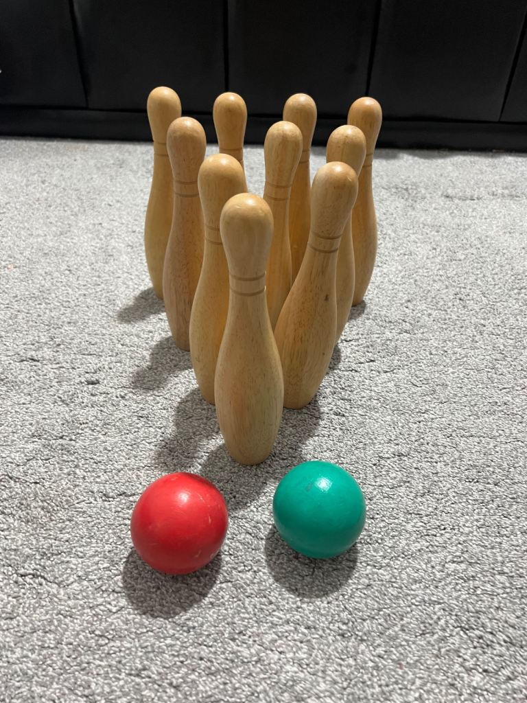 Wooden pin bowling 