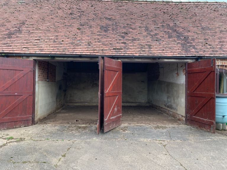 Storage/ Double Garage to rent DE73