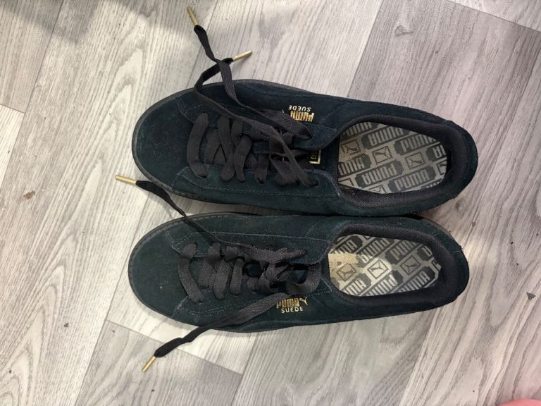 Puma Suede Trainers – Black – UK Size 6