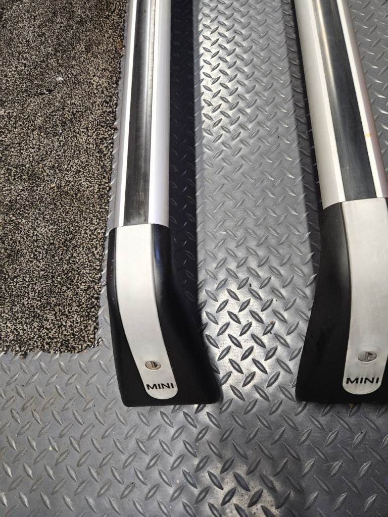 Mini roof bars.