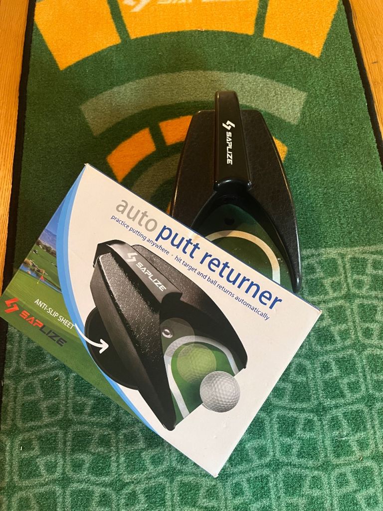 Golf auto putt returner