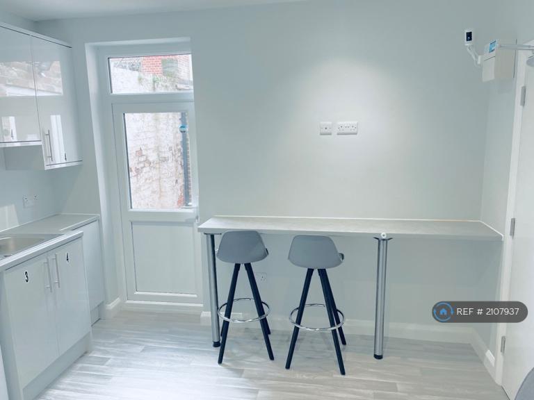 1 bedroom in Southampton Street, Reading, RG1 (#2107937)