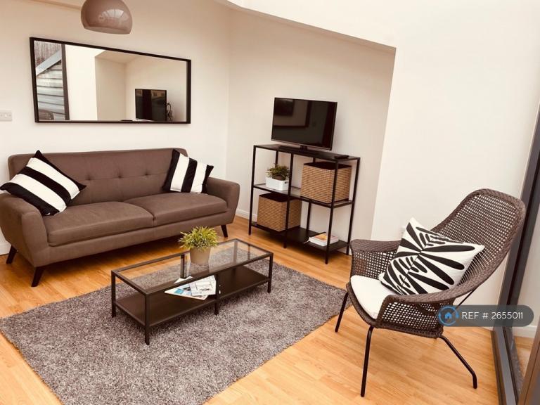 2 bedroom flat in Mann Island, Liverpool, L3 (2 bed) (#2655011)