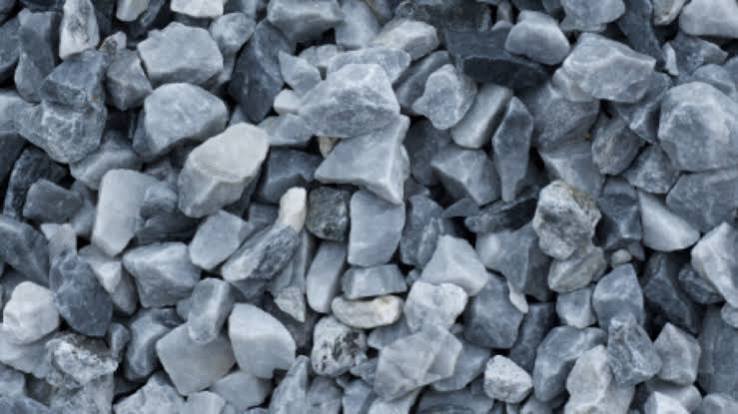 Bulk bags of 20 mm ice blue quartz garden and driveway chips/ gravel/ stones 