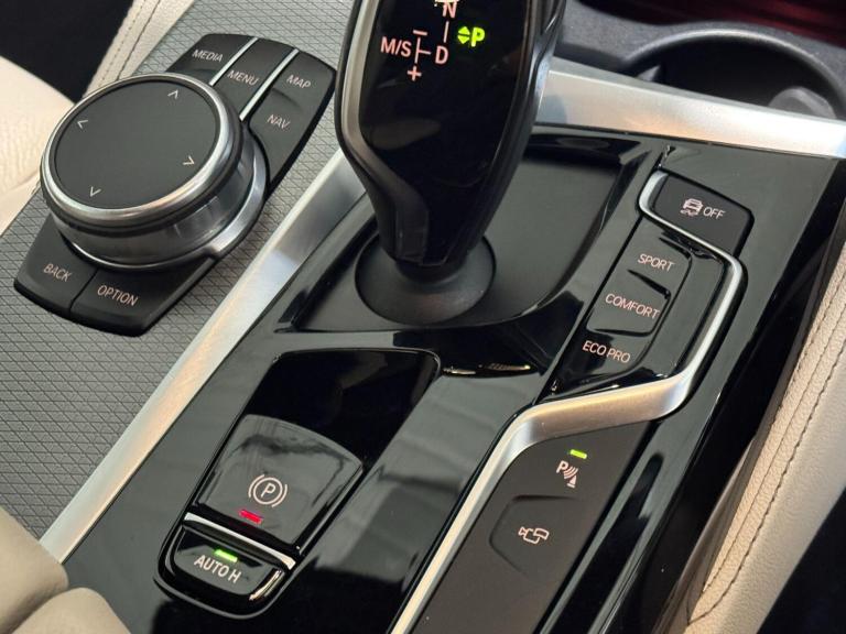  BMW 5 Series 3.0 530d M Sport Touring 5dr Diesel Auto xDrive Euro 6 (s/s) (265 ps) Diesel Automatic