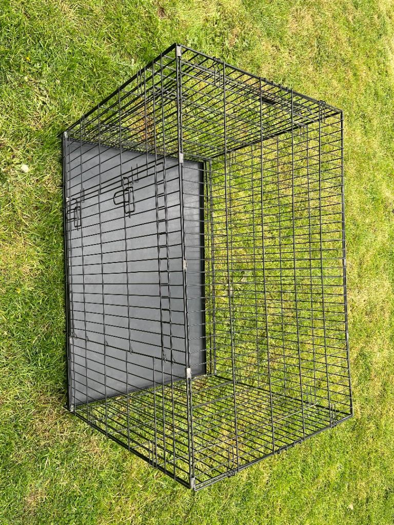 XL Ellie-Bo dog crate with metal tray