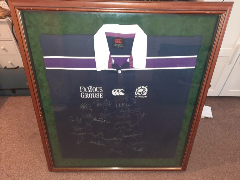 Framed Scotland Rugby Shirt – Signed 2000/2001 Squad