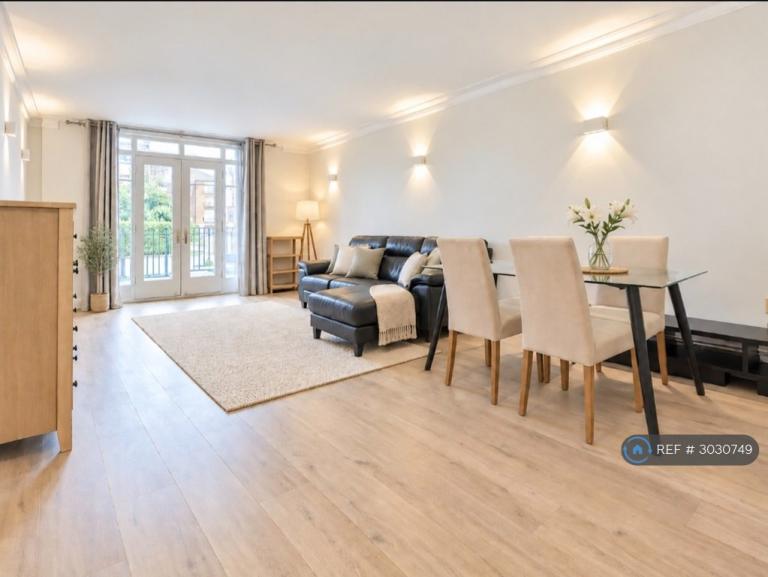 3 bedroom flat in Trinity Street, Southwark, SE1 (3 bed) (#3030749)