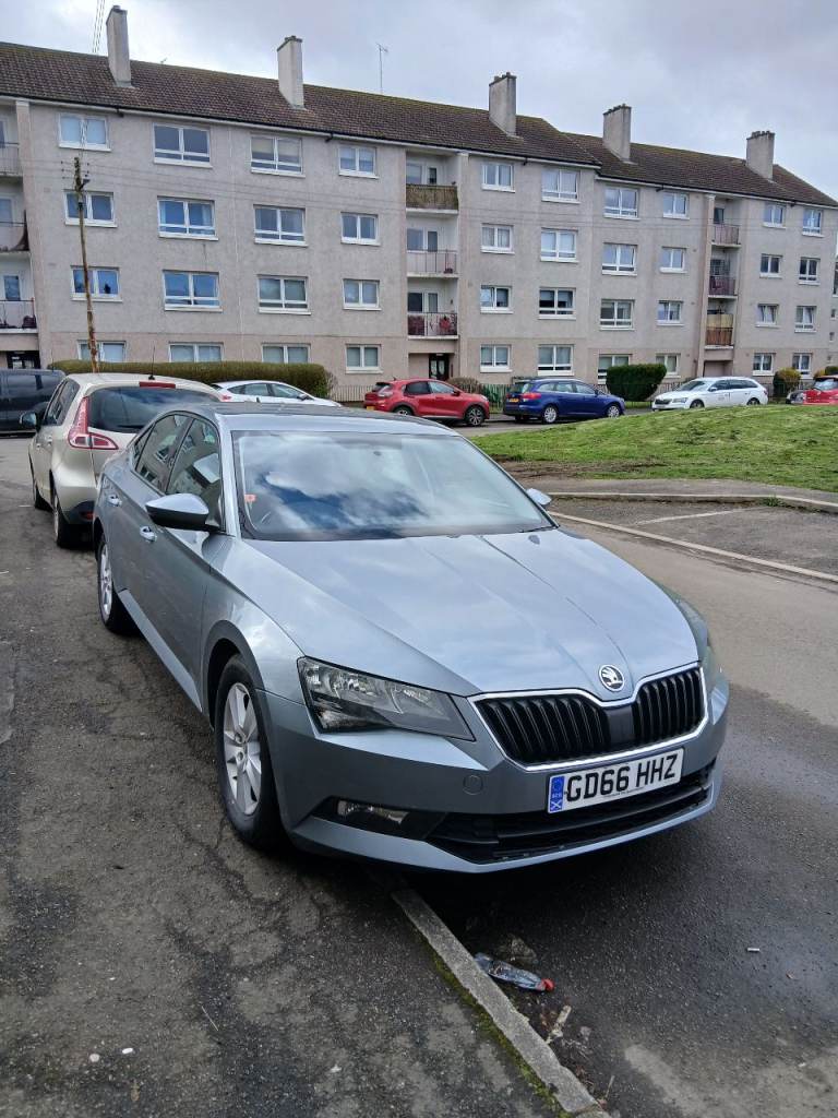 🚗 Škoda Superb – Reliable & Comfortable Car