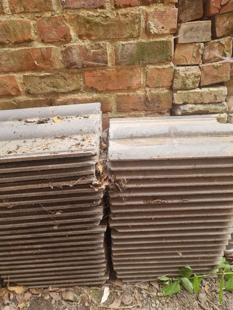 Roof tiles - russell double roman