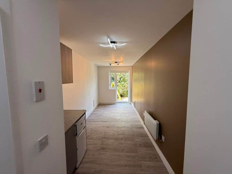 BENEFITS ACCEPTED - Studio Flat Available in Hayes Hillingdon UB4