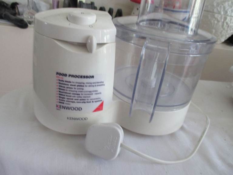 KENWOOD FOOD PROCESSOR - FP110 - INSTRUCTION MANUAL