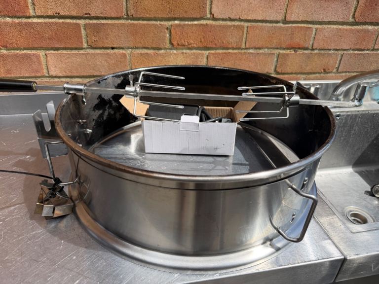 Universal pizza oven Rotisserie Kit for Barbecue – Good Condition