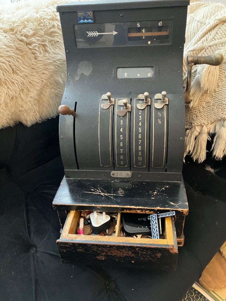 Old cash register 