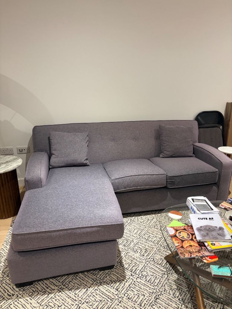 Excellent condition newly restuffed 3 seater chaise couch 