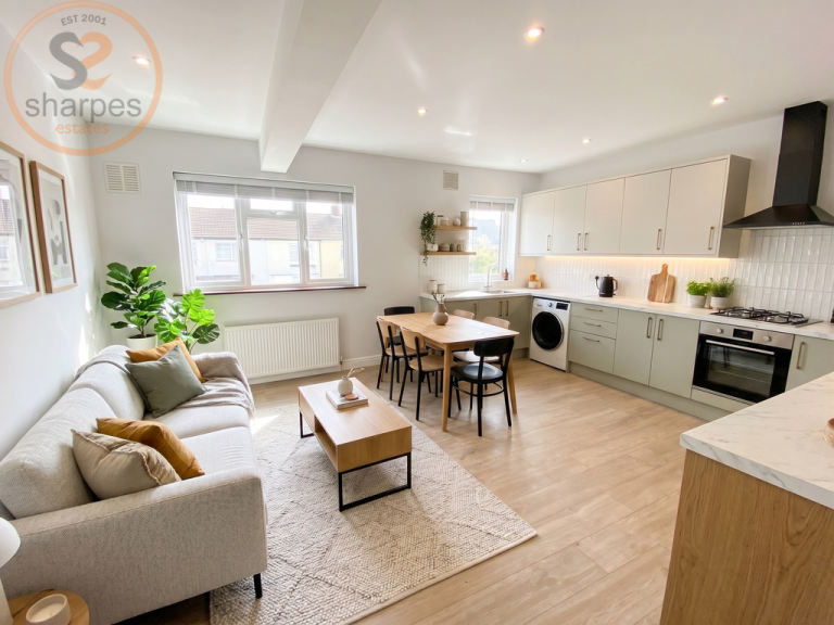 1 bedroom flat in d Framfield Road, Mitcham, Surrey